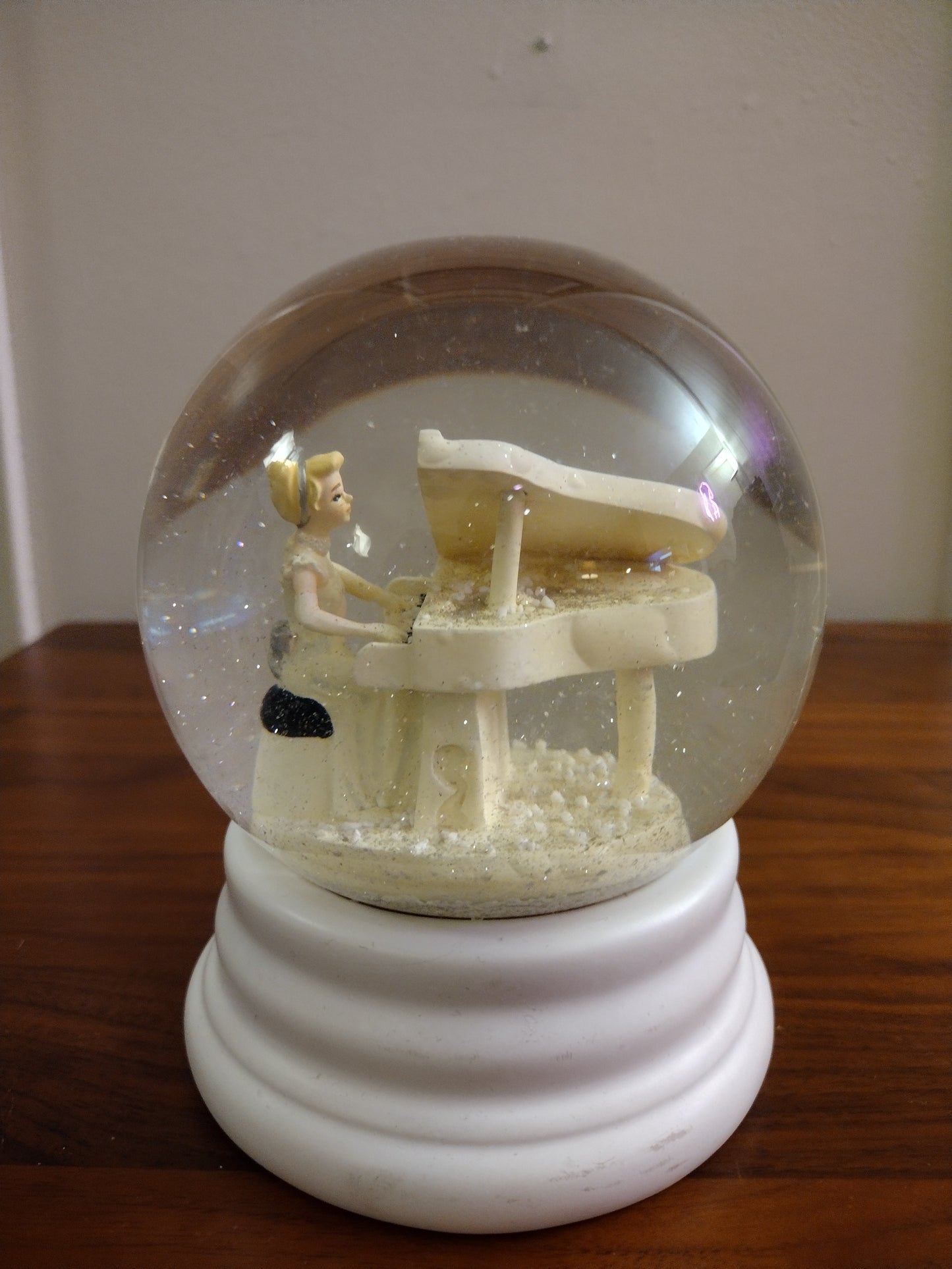 Glass Snow Globe in Collectibles - Alexis Daniella &nbsp;Saperstein - Saturday The Ninth Of February 2002