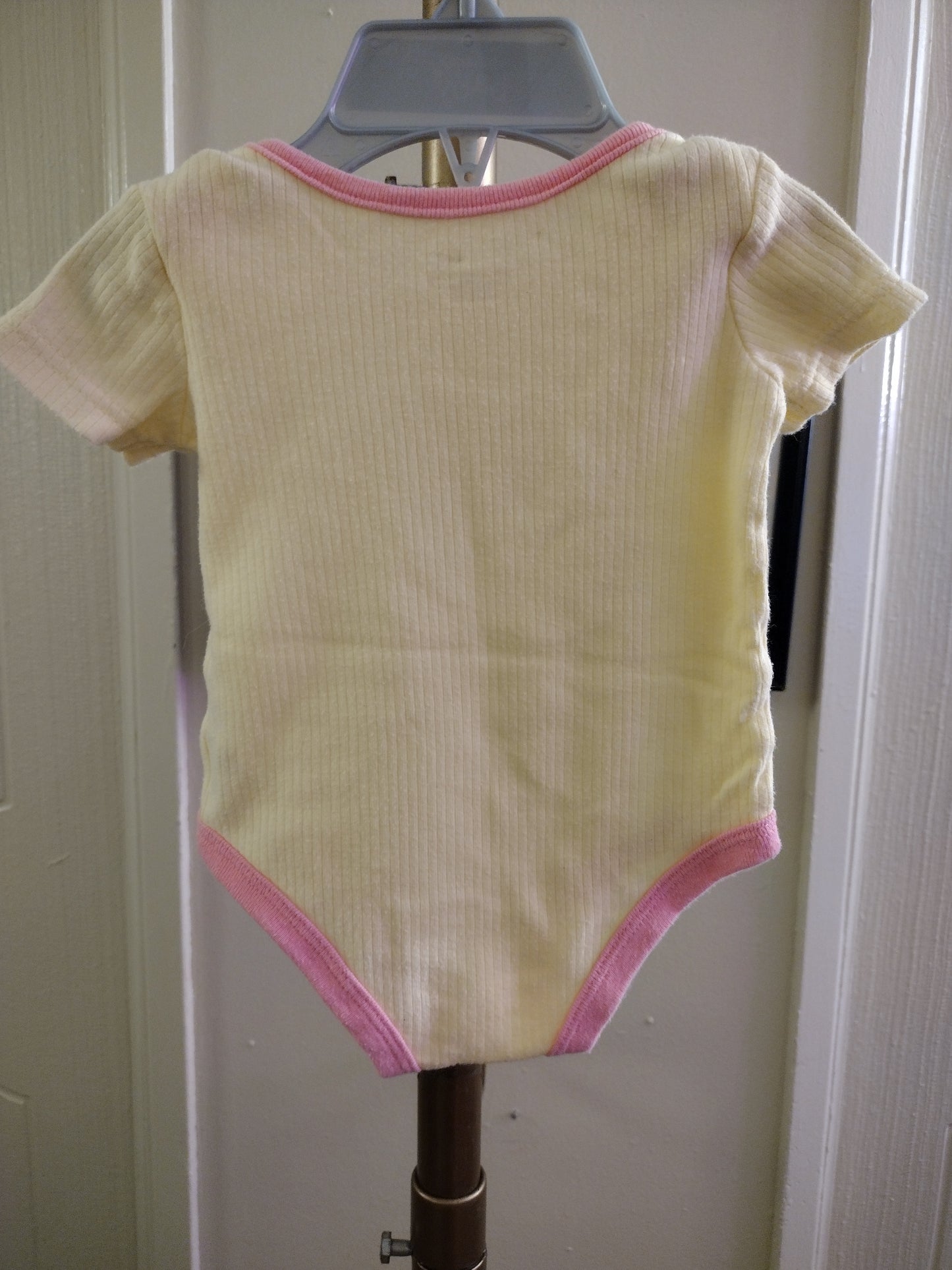 Nike Baby Girl Short Sleeve Bodysuit Yellow / Pink