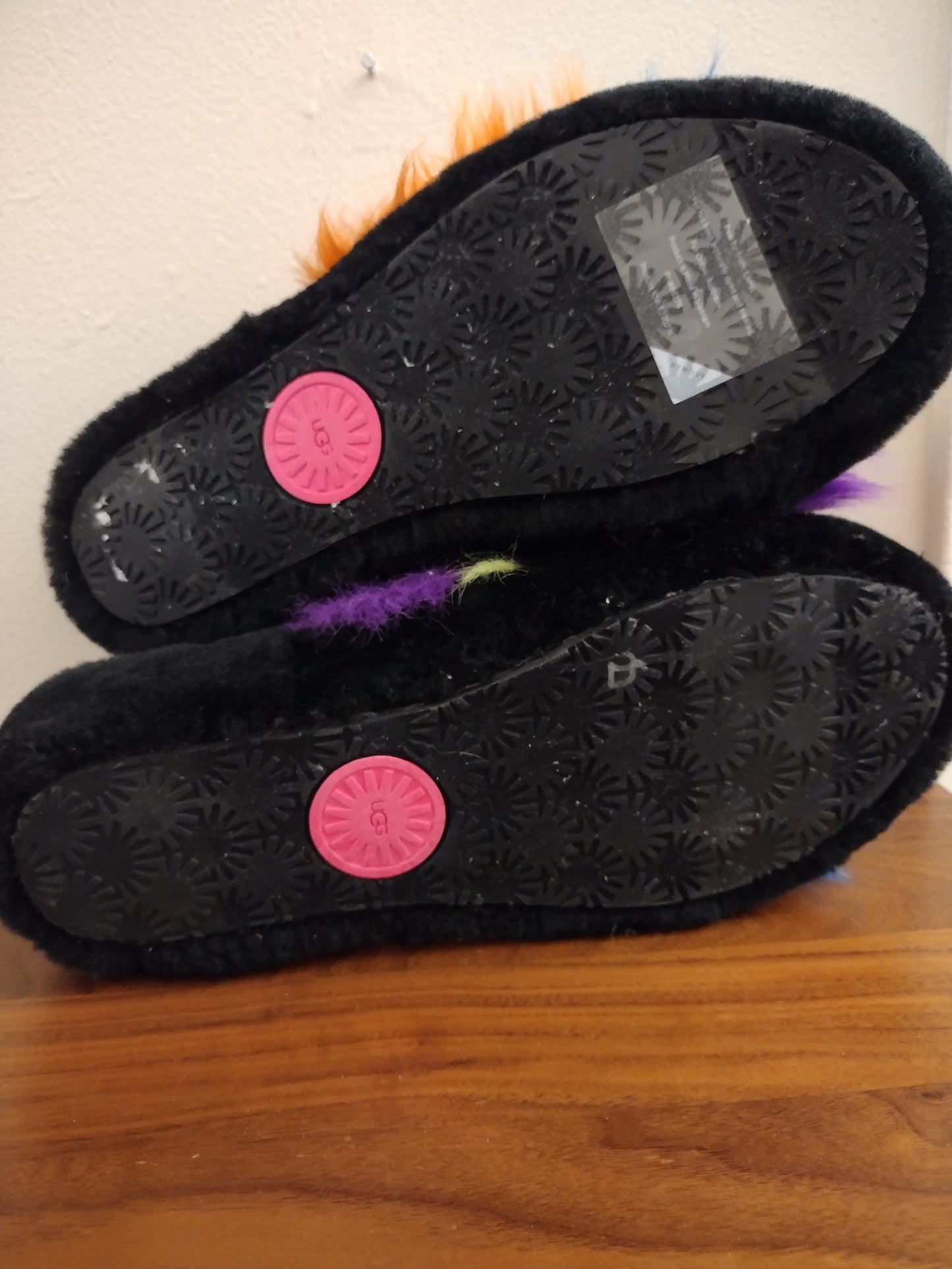 UGG Flush Yeah Party Spots Slides Sheepskin Slippers - Black , Multi Color